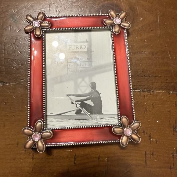 Furio Mini Metal Frame 2.5” x 3.5” Red Flower Frame Standing - Picture 2 of 10
